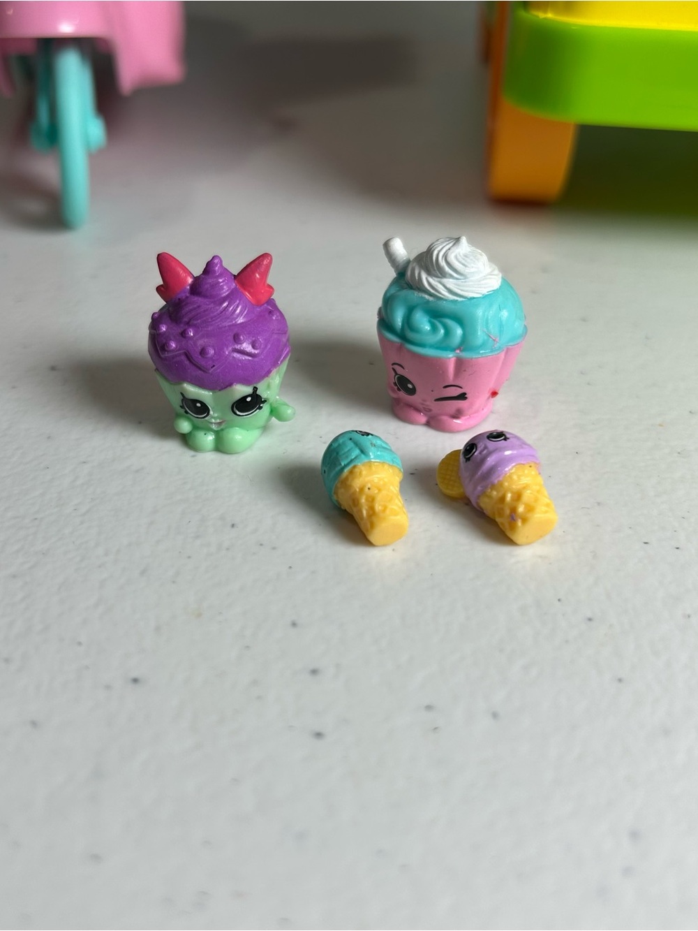 Shopkins Shoppies Mixed Bundle Peppa-Mint Scooter Doll & Smoothie Truck - Picture 5 of 16